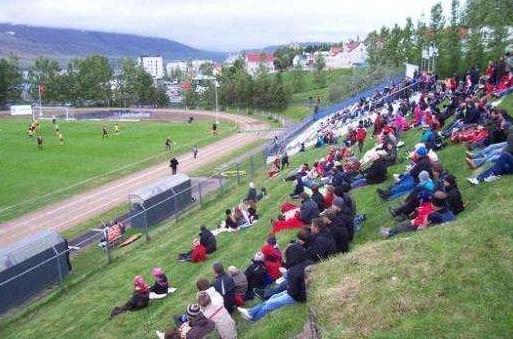 从冰岛奇迹看中国足球,想提高水平,只需要建足