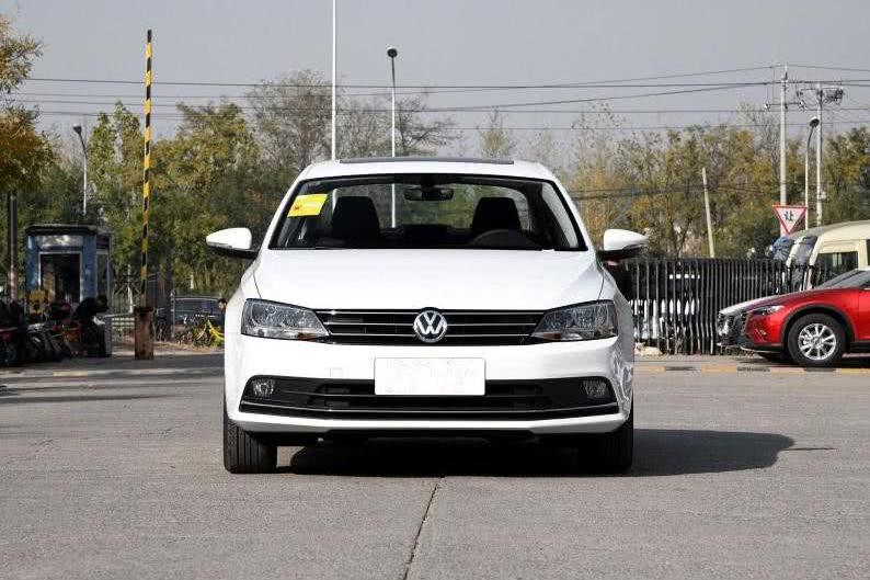 大众速腾1.6L自动舒适版落地需要多少钱？