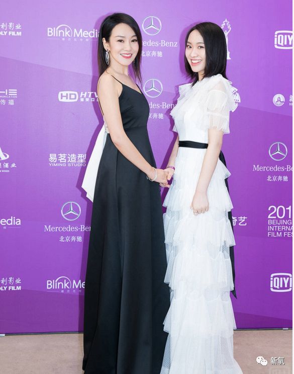 杨幂副乳神奇消失,80斤的佟丽娅居然比沈梦辰胸还大!