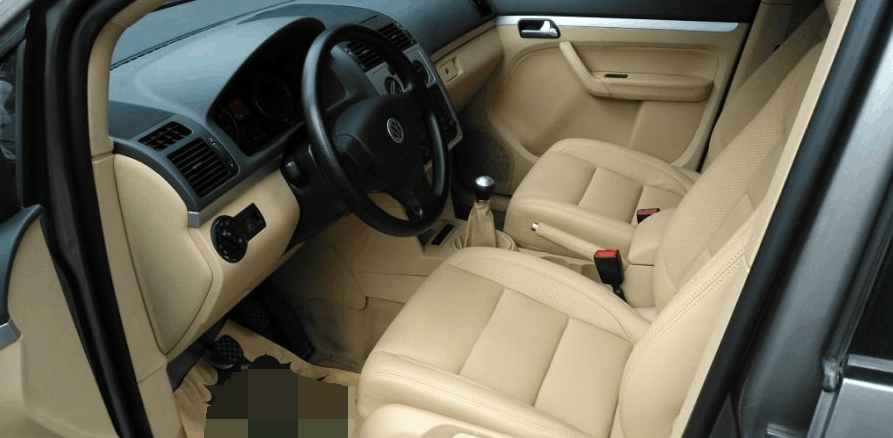 落地价16万, 现在只需4万多, 后排放倒能当床, 出行旅游首选车