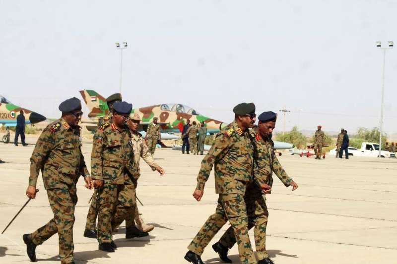 这国喜提中国双座歼7魔改战机,米高扬棺材板已