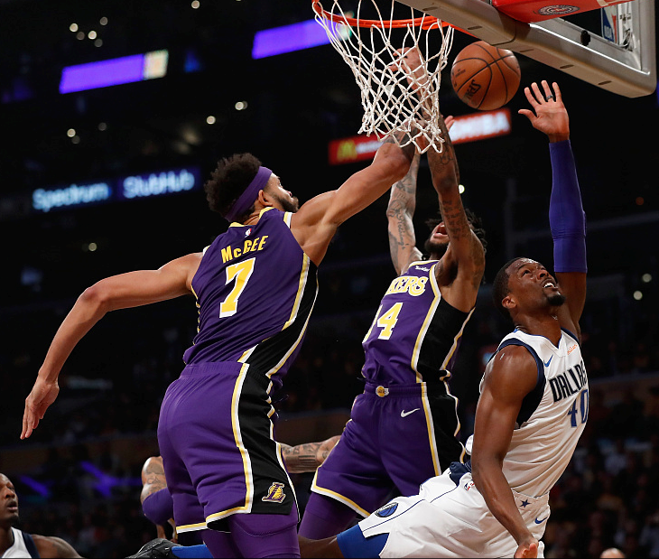 湖人顽疾难改险遭独行侠末节翻盘,詹皇关键罚球杀死比赛