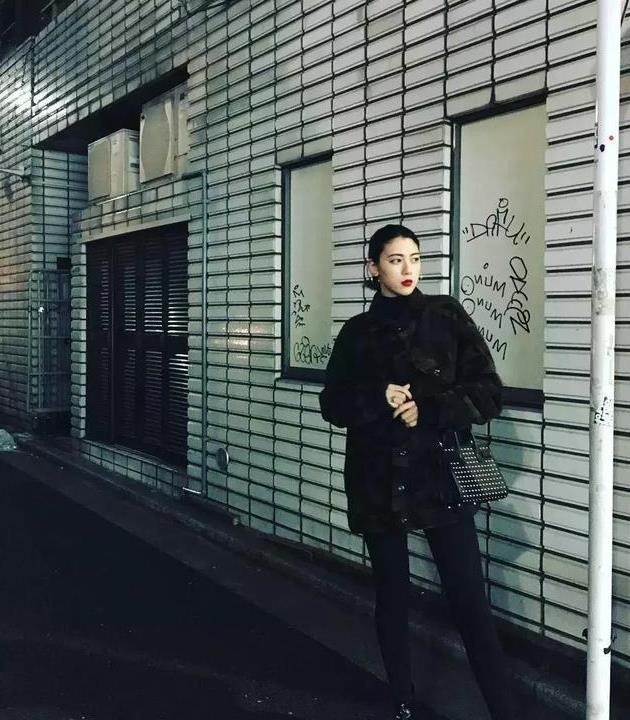 是你窗前白月光也是心口朱砂痣 这女孩帅起来