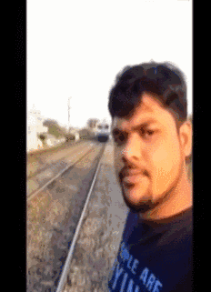 花样作死图鉴:逗豹子被扑咬,火车前探头,502胶水做面膜