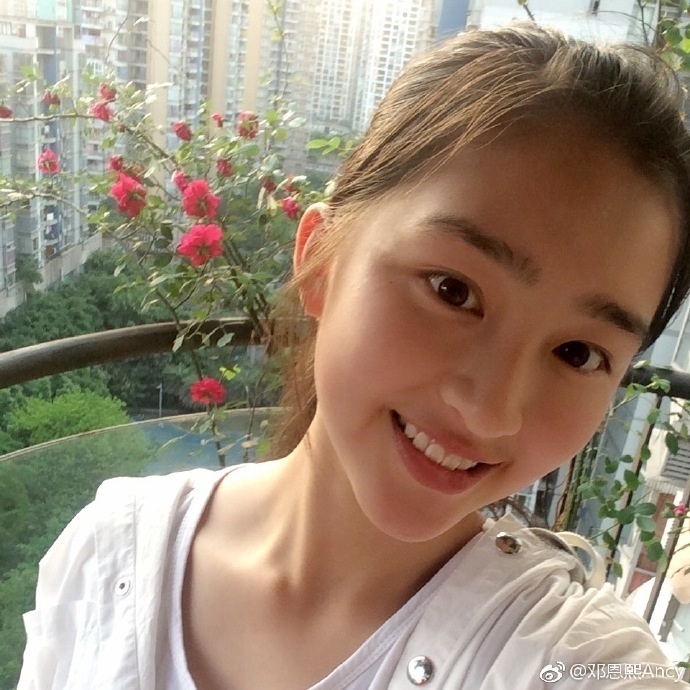 05后演员邓恩熙 (没有谎报年龄