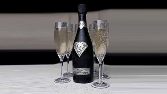 世界最好的酒排行榜_世界顶级名酒排行,这款天价白酒成功上榜,82年的拉菲都得靠边站!