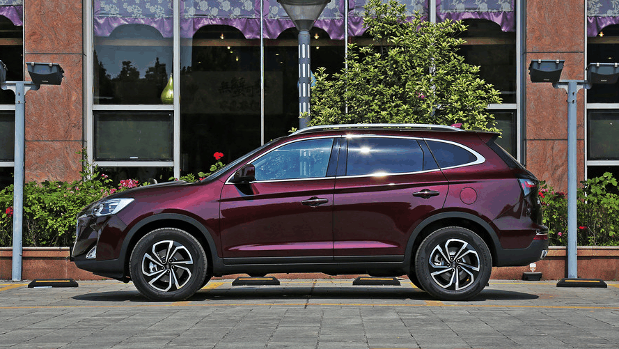 比哈弗H6大一圈, 9万的价格开出40万的配置, 内饰奢华媲美奔驰