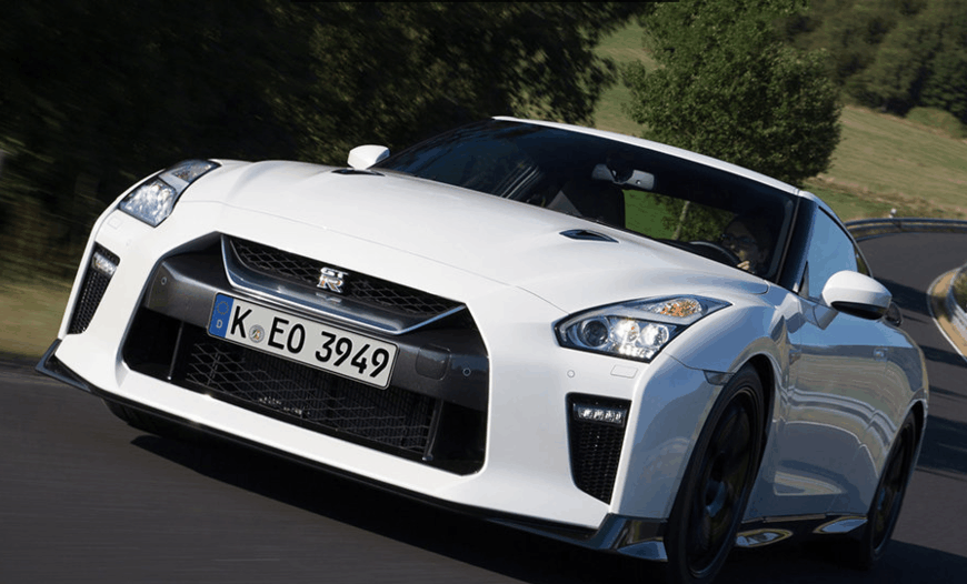 战神终究是战神, 让人热血沸腾GTR, 弹射起步看呆路人