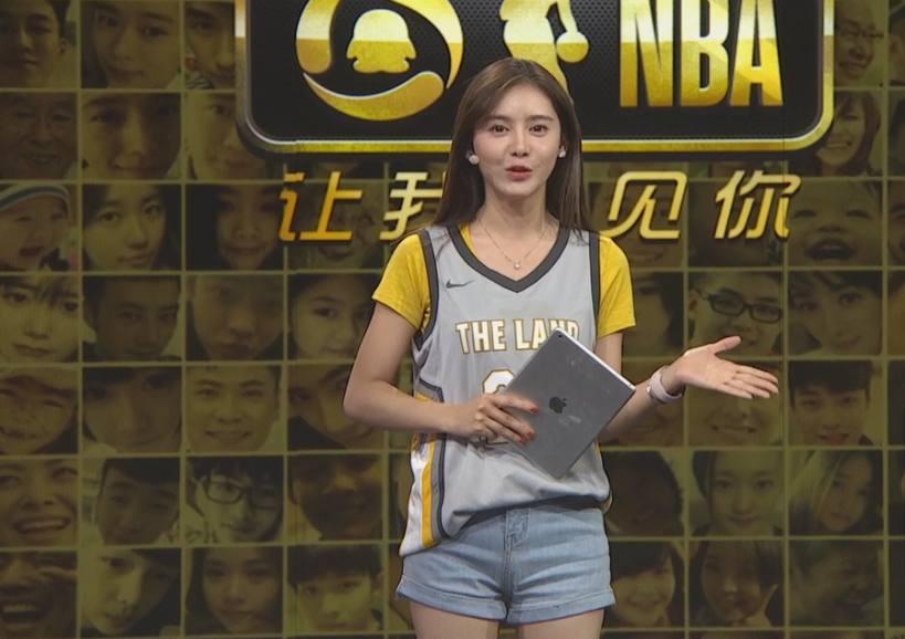 骑士晋级战, 詹密美娜却穿了一件最丑的球衣