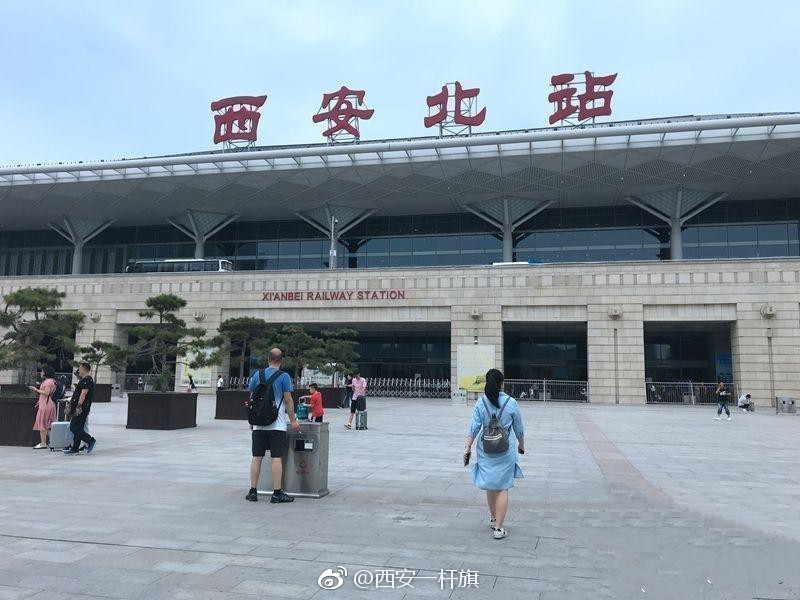 西安北客站公交站难寻