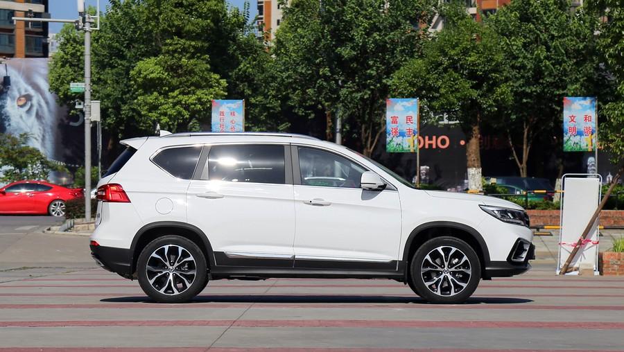 实力强于宝骏560, 全系标配ESP和倒车影像, 最低仅7万多