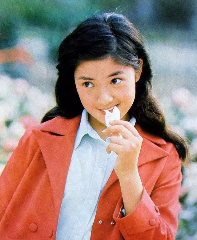 她是80年代最清纯少女电影明星 26岁因病息影 结婚后为何不再现身