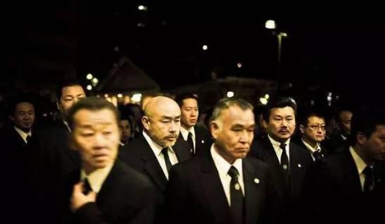 盘点全国各地黑帮老大座驾的座驾, 看到最后一个涨见识了