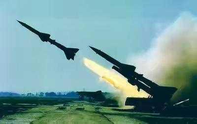 1960年苏联击落U2活捉美国飞行员,回国后他遭