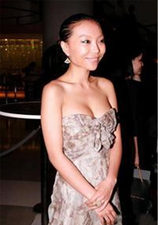 95岁何鸿燊的千金何超雄雌雄难辨, 而刘秀融虽出身名门却只重事业