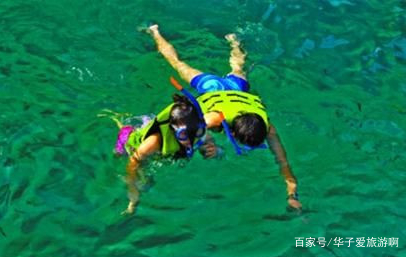 近日,中国女游客在泰国普吉岛溺水身亡,母亲难