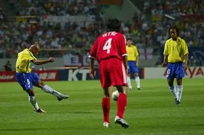 谁是足球史上最强的五位任意球大师?