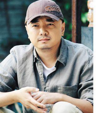 张艺兴黄渤出席电影节,走红毯无意间1个行为,路人直呼电影我们2017图片