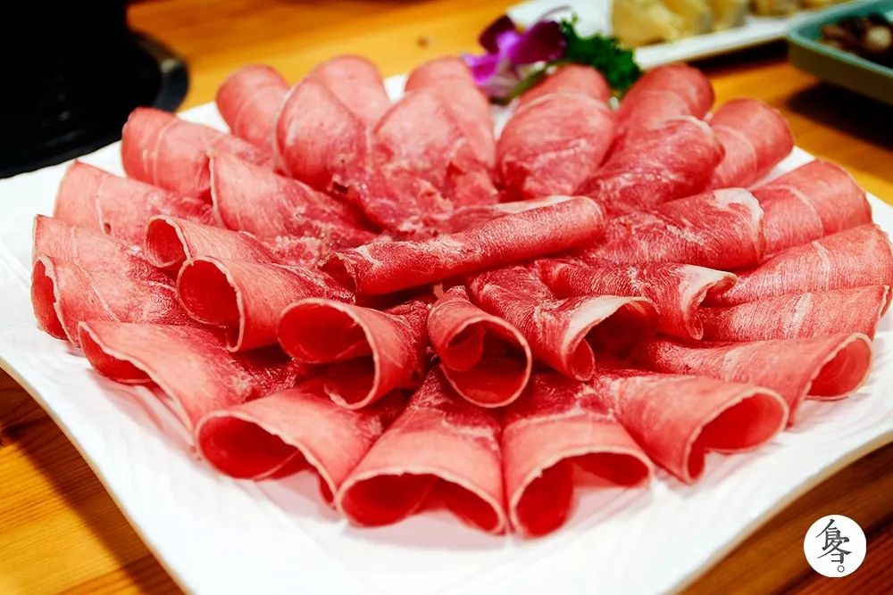 驴骨汤、驴肉丸、驴肉饺子、驴肉火锅，在这里让你全吃到