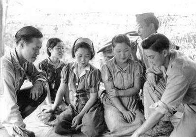 迫妇女做慰安妇, 设置关卡逼其脱光衣服过桥!