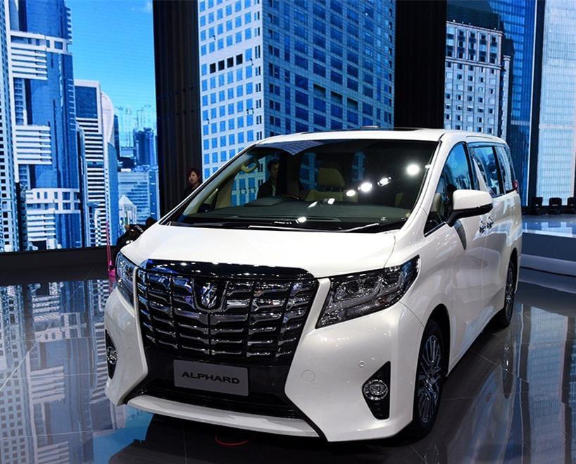 加价30万还买不到, 新款上市还涨价! 这款丰田车到底哪里好?