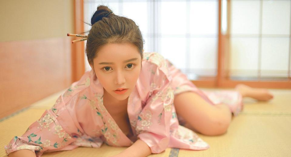 清澈羞涩的眼神, 日式美少女浴衣清新写真!