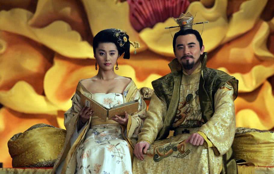 杨贵妃全名叫杨玉环,出生于719年,历史上杨玉环也是名门之后,在杨玉环