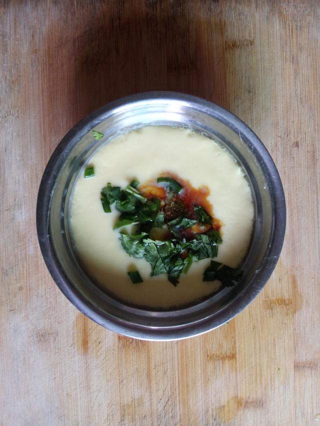 适合1岁左右宝宝不爱吃奶的辅助食品-宝宝鸡蛋羹
