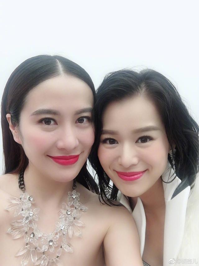 胡杏儿叶璇同框晒合照 引发网友回忆杀:那些年她俩主演的剧