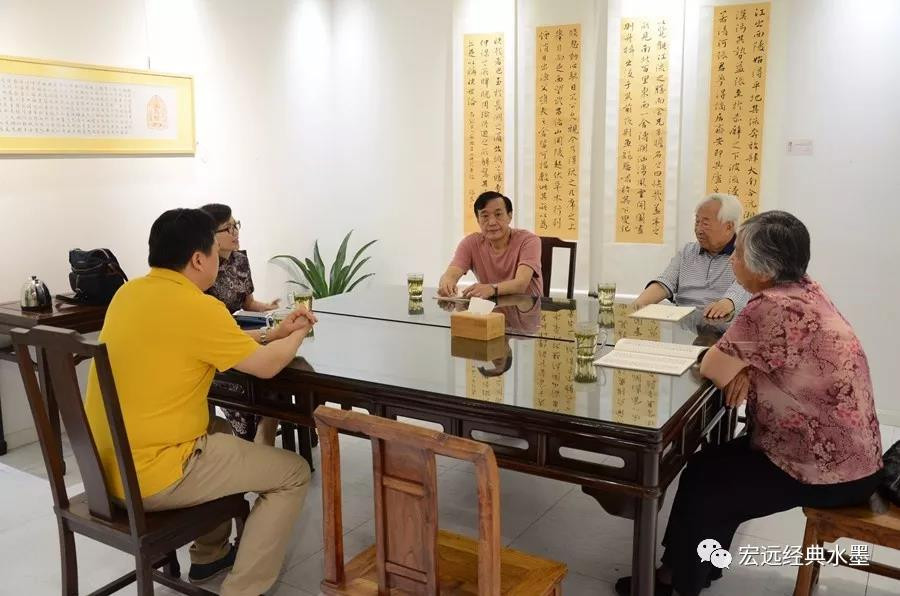 张良书法名动杭城:西泠印社美术馆书法大展获