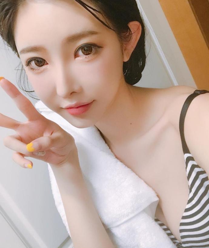 韩国美女主播阿英龙珠v美女吃鸡儿,游戏宅男们小美女打针图片