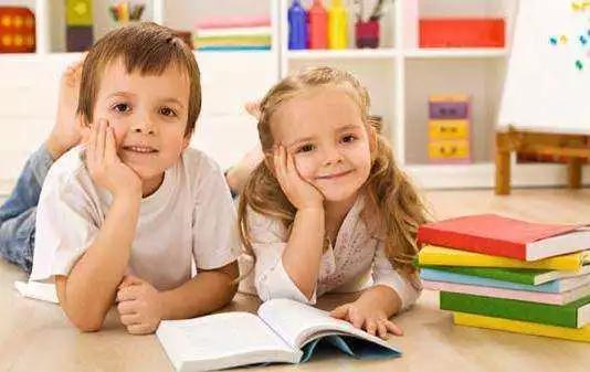 性格内向的孩子有什么特征?哪些是父母该做的