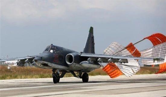 一个月内2架歼7B到达鼎新基地，我国空军对未来有这怎样的布局？