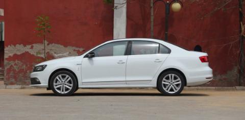 车长将近4米7，号称小迈腾，为啥大众速腾卖不过朗逸？