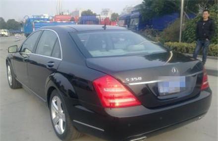 妙龄女子滴滴打到150万的豪车, 上车后的反应, 不禁令车主无语!