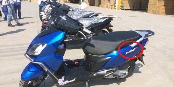 路边社曝料,铃木UU125运动版UY125定妆照,离上市不远