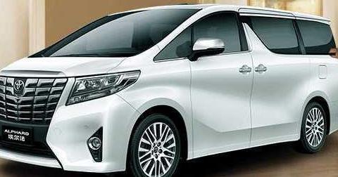 2019款埃尔法一席骚红现身，2.5L混动配四驱，再掀加价狂潮！