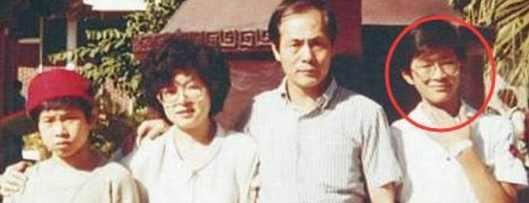 明星罕见学生照曝光,整没整容一眼看出,不过古