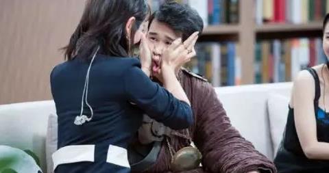 不会“调戏”美女的智能网联汽车不是真正的智能汽车