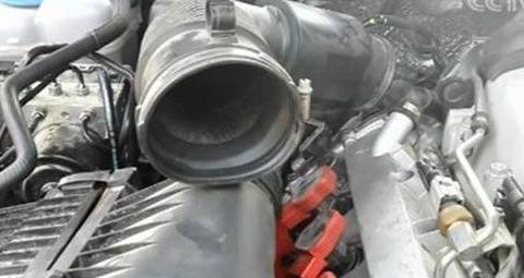 315刚完大众后手不断，全新途锐曝光，网友“发动机还进水吗？”