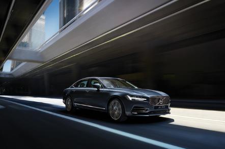 新款沃尔沃S90正式上市，安全配置全面升级，起售价不足38万