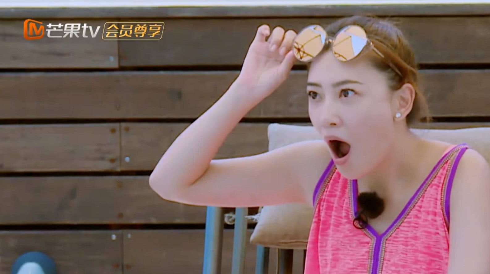 程莉莎脱掉泳衣的瞬间，郭晓冬的变化“太大了”!网友:没法看!