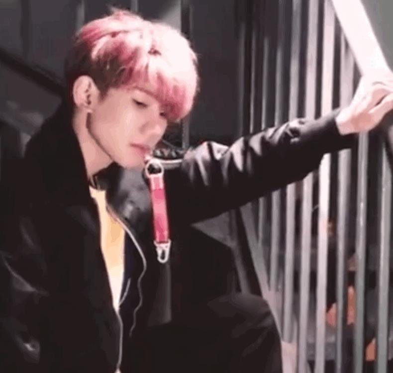 王源新拍酷帅大片,全身照里腿好短,原来一米七