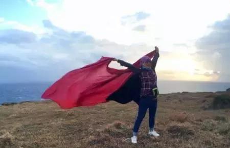 中国大妈旅行拍照之三大神器