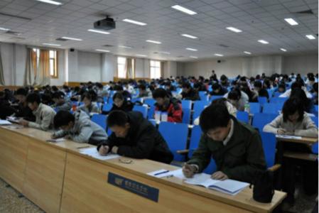 大学这5个专业最适合考公务员,考上了就是铁饭