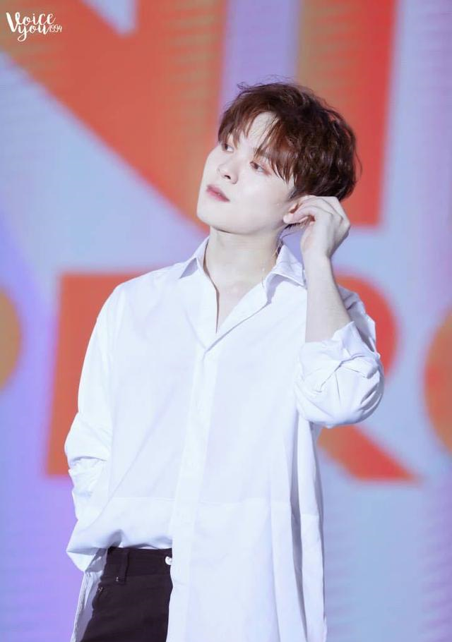 百分九穿白衣,范丞丞大浓妆,林彦俊漫画男主