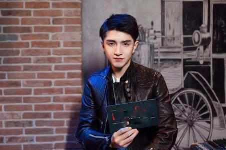 同样成立工作室的女星还有赵丽颖,她旗下的艺