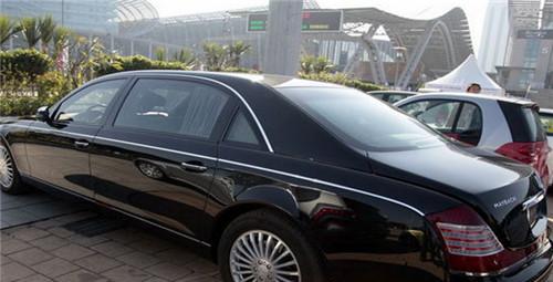 迈巴赫62S发生小碰撞直接就扔去报废场, 众老板们垂涎不已