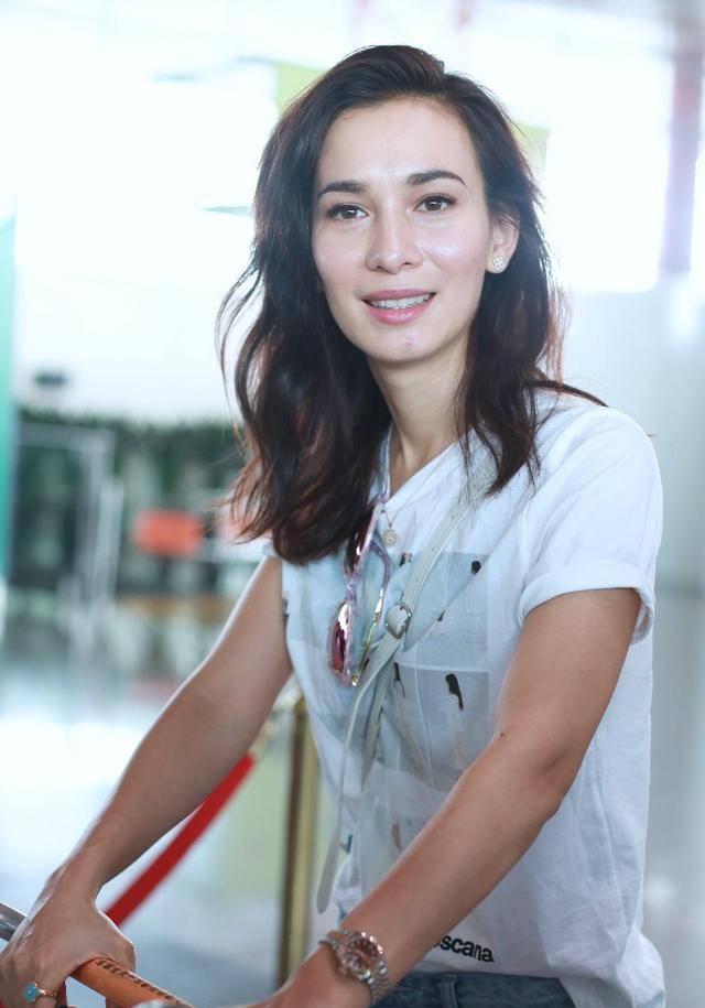 卢靖姗(celina jade,1985年6月10日出生于中国香港,演员,歌手,模特.