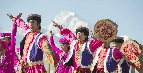 这个在中国生活几千年的白种民族 女人